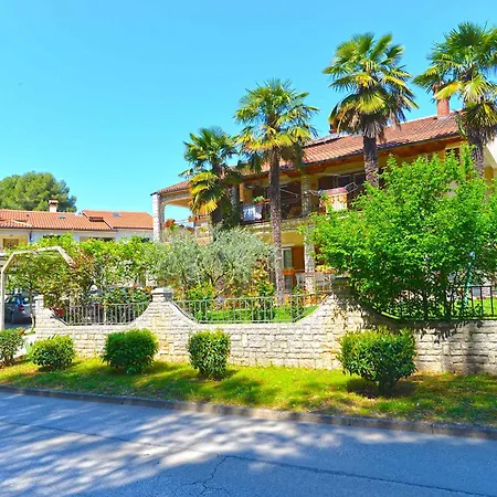 With A - C In Porec-istrien 44265 Apartment